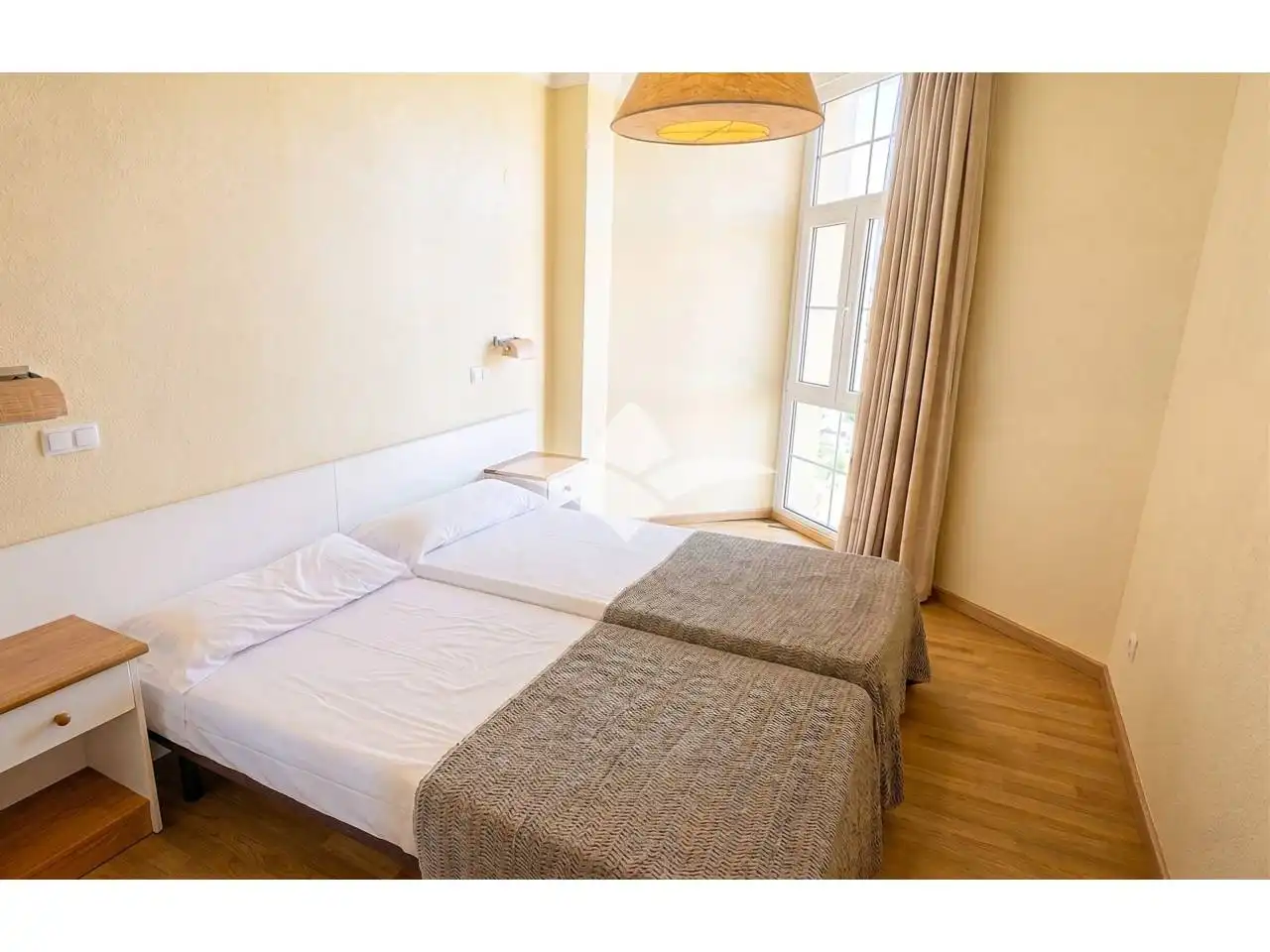Bedroom of Attic for sale in Oliva  with Air Conditioner, Parquet flooring and Terrace