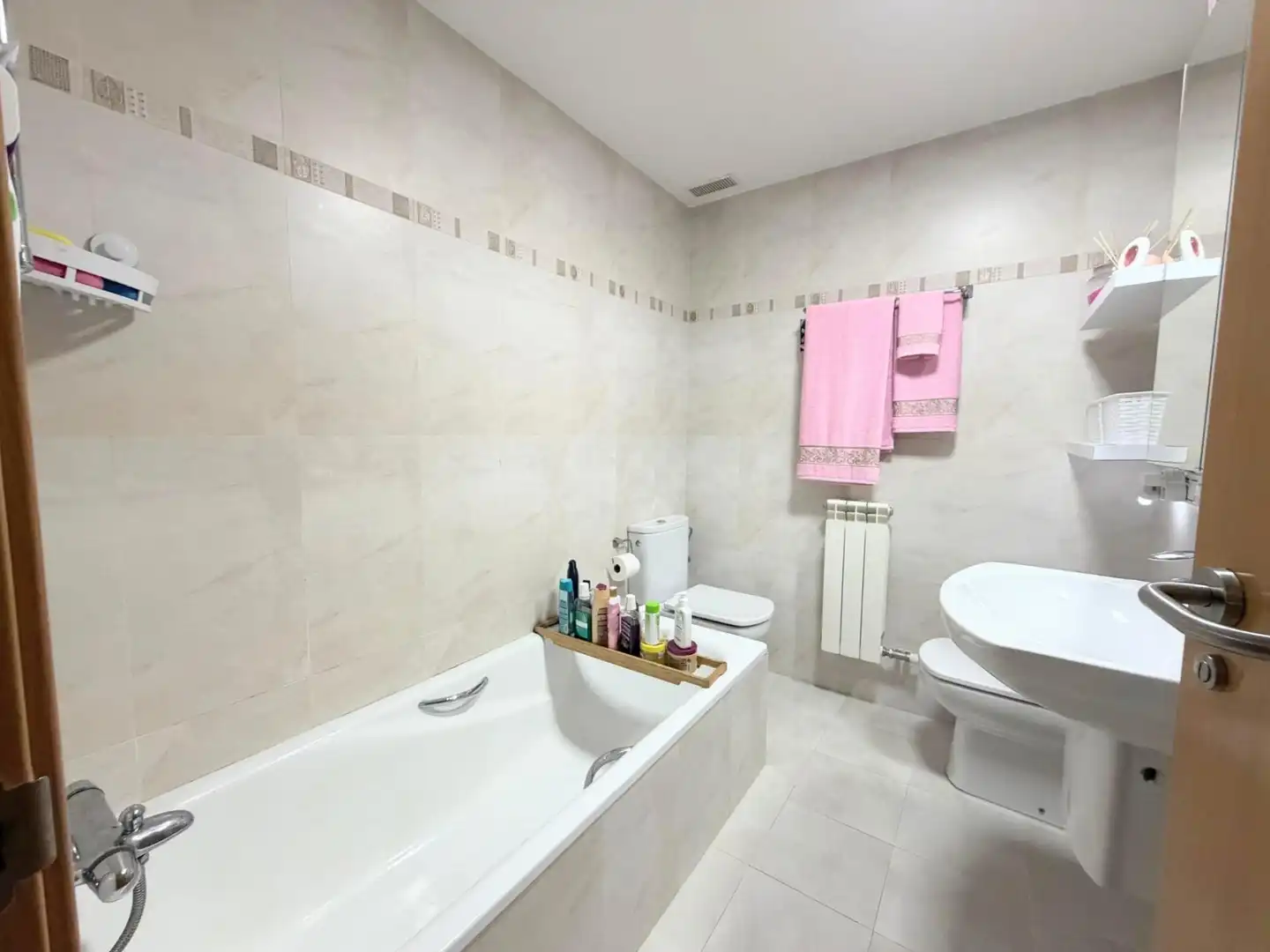 Baño de Casa adosada en venta en Astorga con Calefacción y Terraza