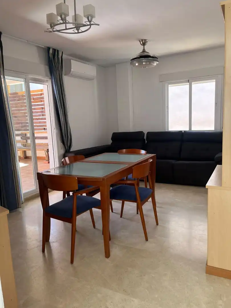 Penthouse with lift to rent in Residencial Triana - Barrio Alto, imagen 2