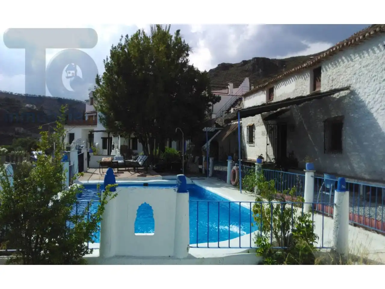 Vista exterior de Casa o xalet en venda en Villamena amb Calefacció, Jardí privat i Terrassa