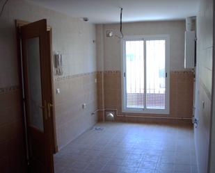 Casa adosada en venda en Utrera amb Traster