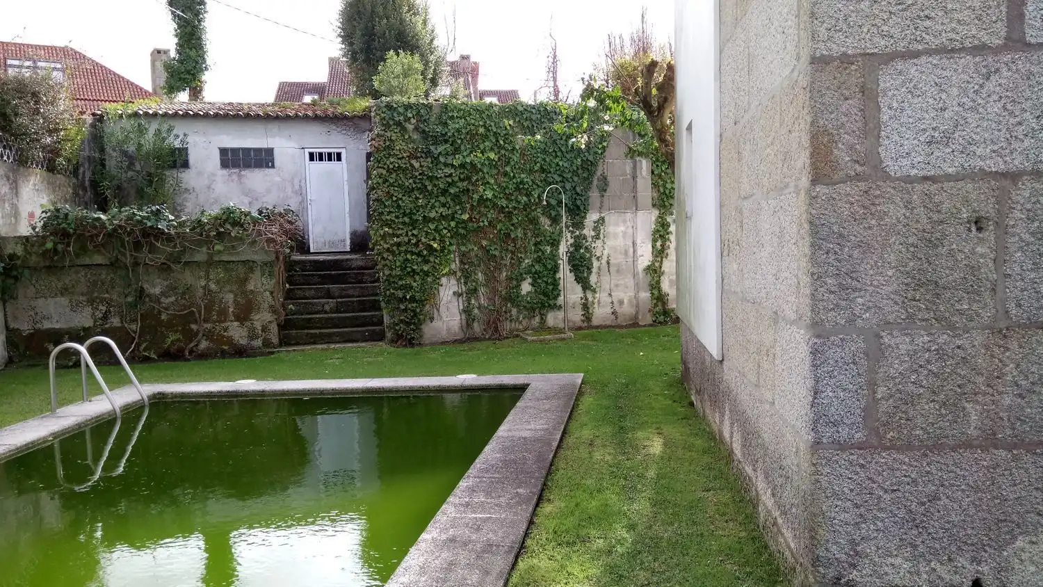 Swimming pool of Houses for sale in Vigo 