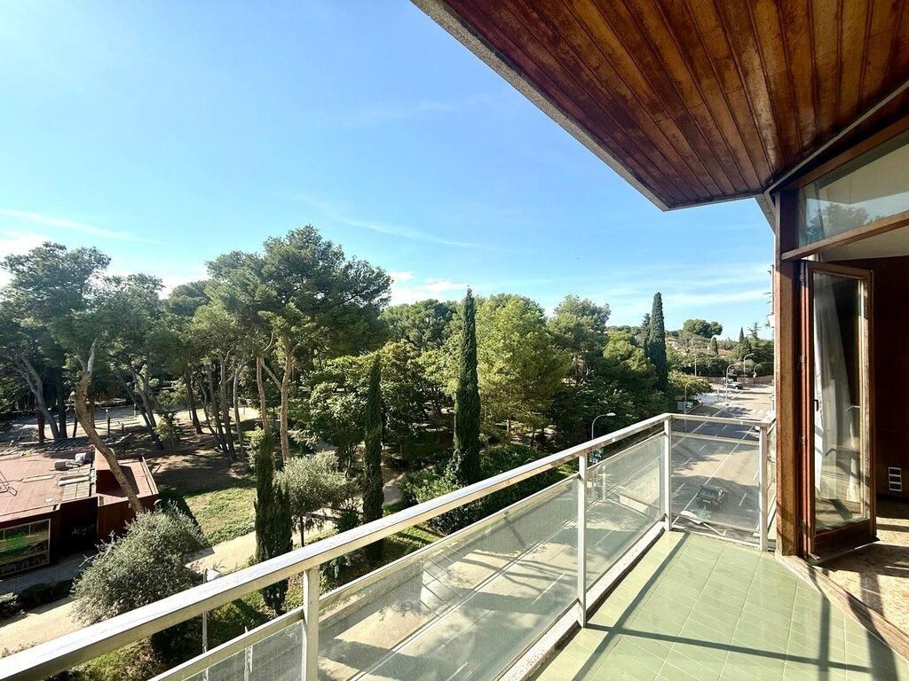 Vista exterior de Apartament en venda en Figueres amb Aire condicionat, Terrassa i Balcó