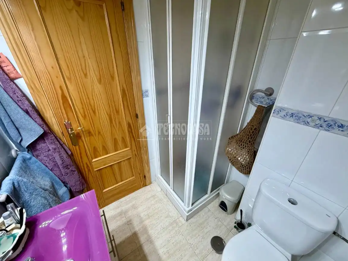 Baño de Piso en venta en Villanueva de la Torre con Aire acondicionado y Calefacción