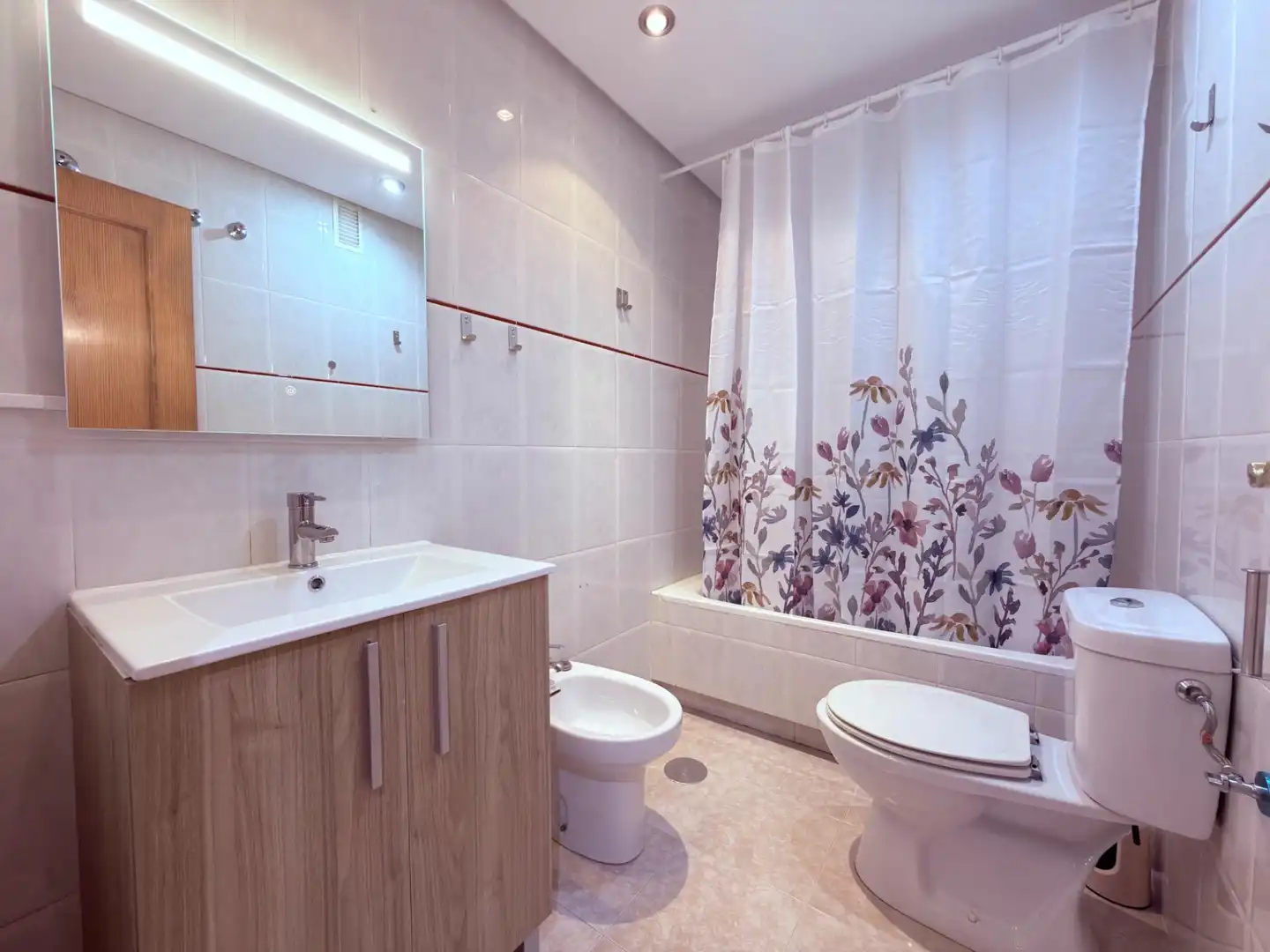 Bany de Apartament en venda en Alicante / Alacant amb Aire condicionat i Moblat