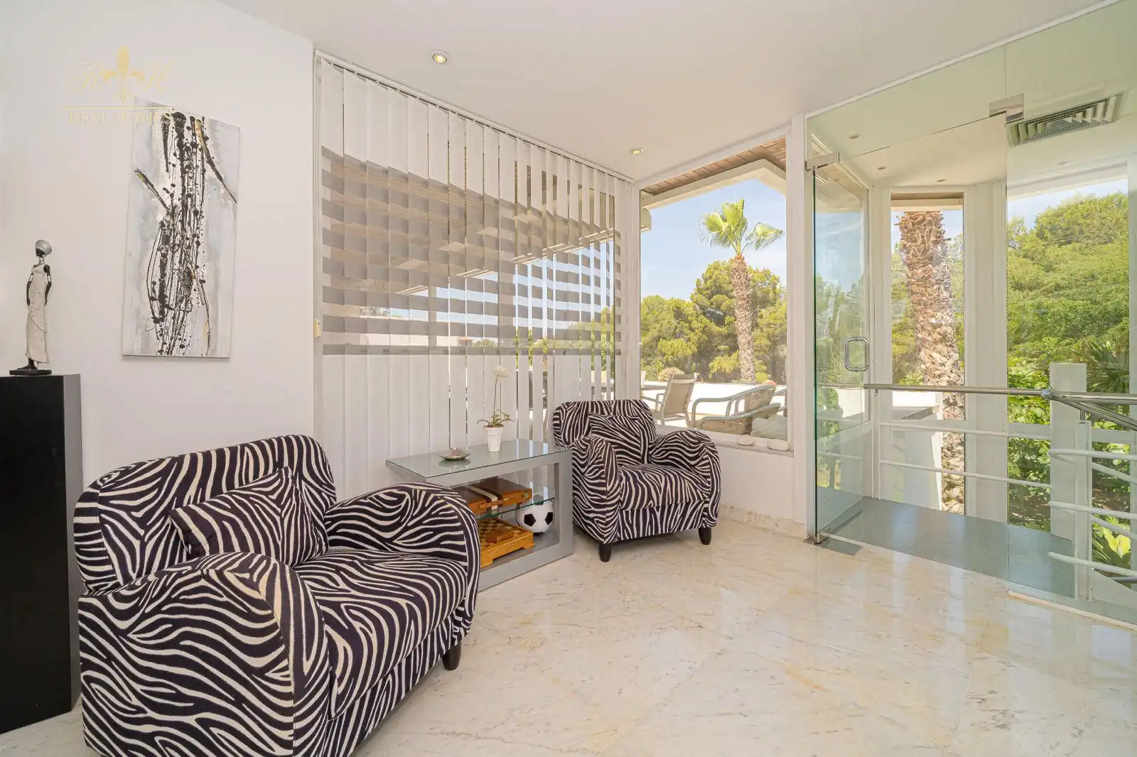 Living room of Houses for sale in L'Alfàs del Pi  with Air Conditioner, Terrace and Swimming Pool