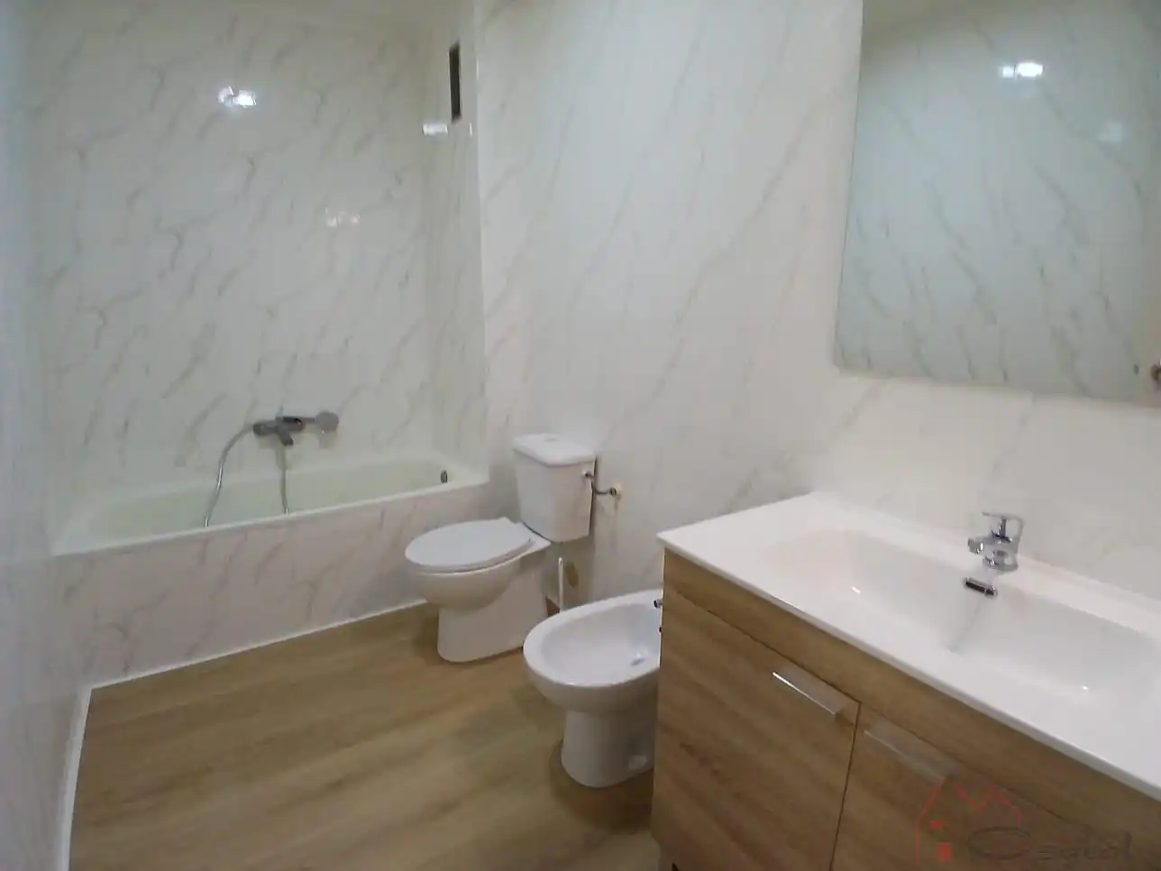 Bathroom of Flat for sale in Benifaió  with Air Conditioner, Heating and Storage room