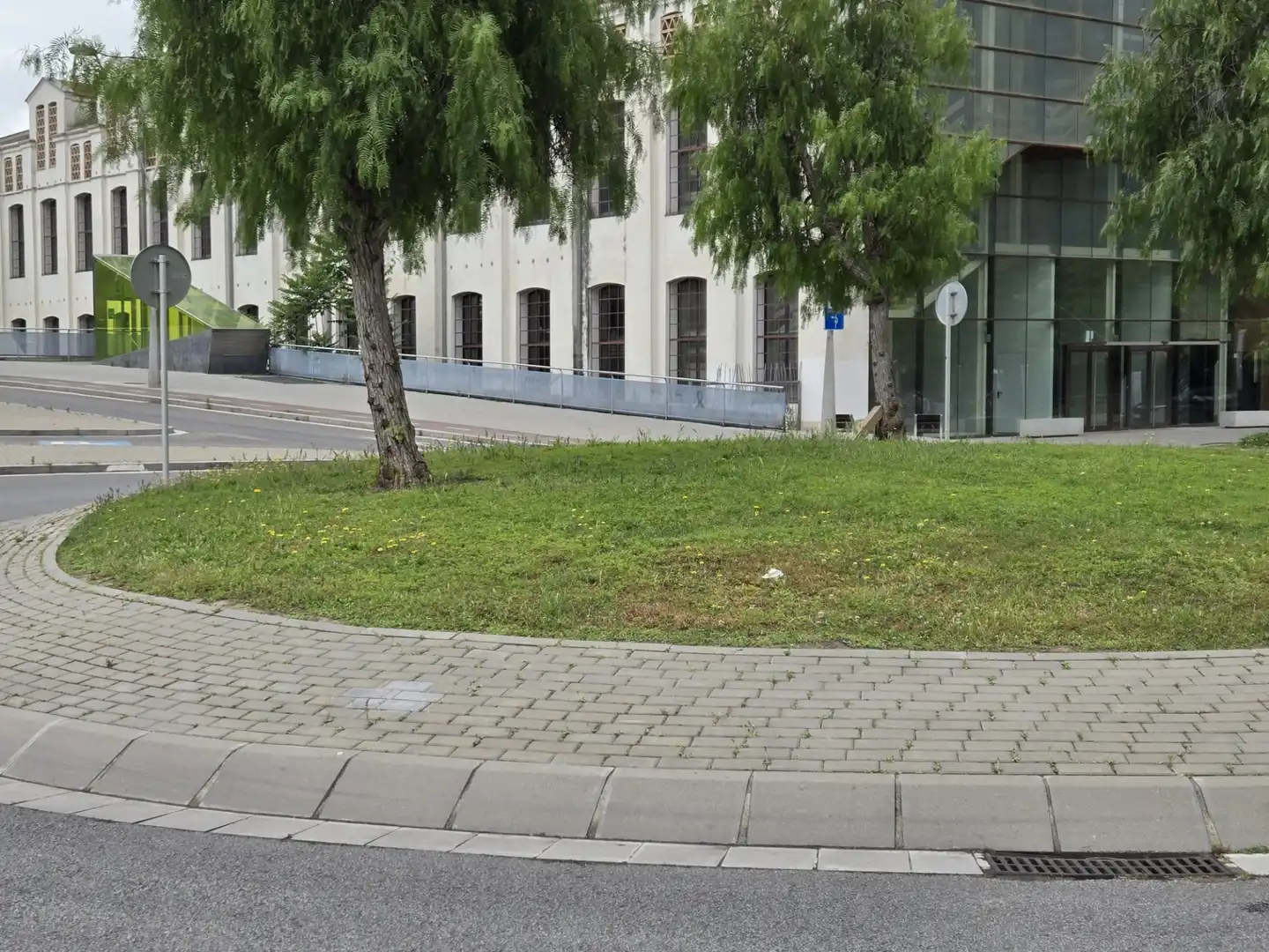 Garatge en venda en Sant Feliu de Llobregat amb Alarma
