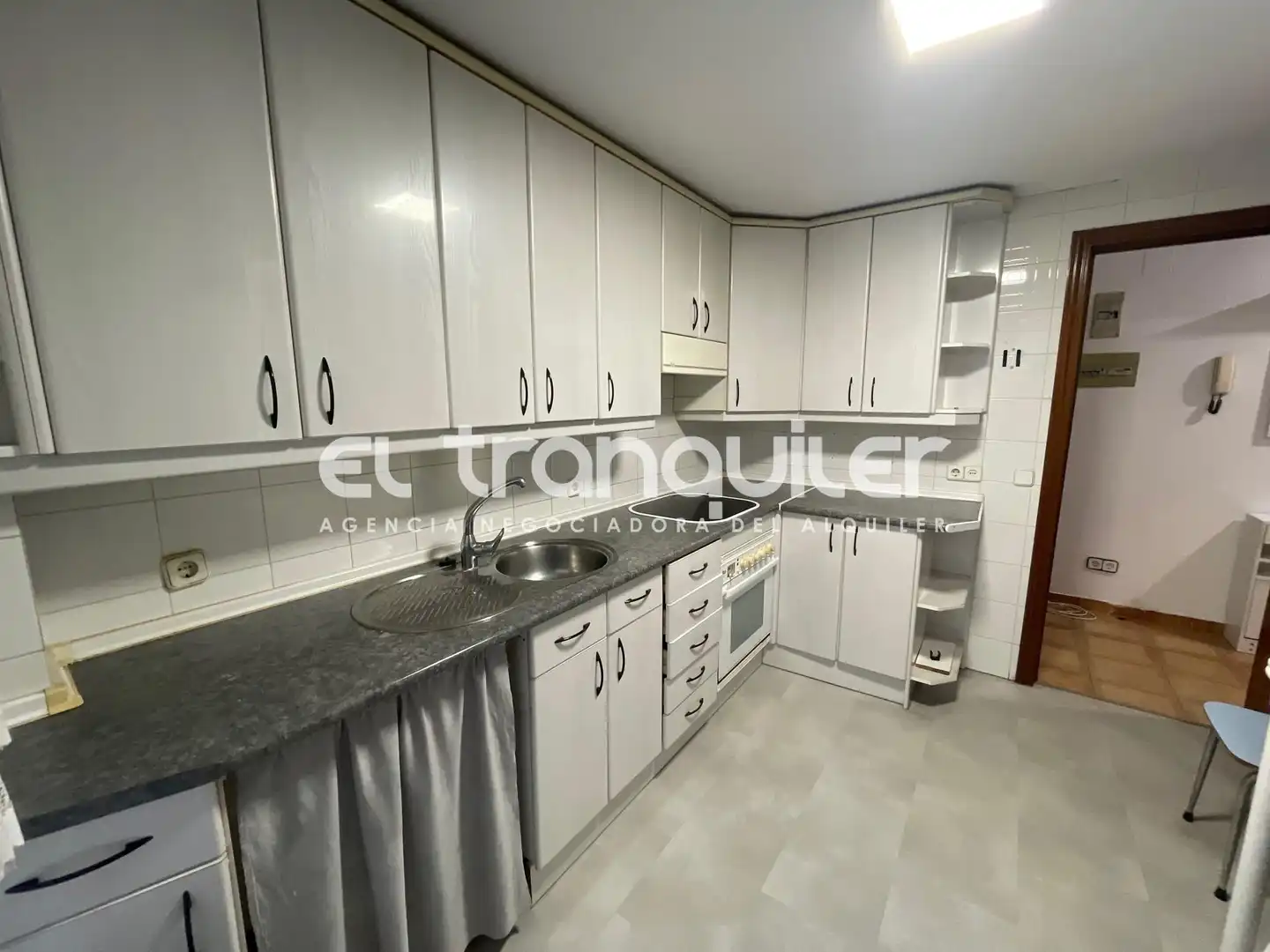 Kitchen of Flat for rent in Pinto  with Air Conditioner, Furnished and Washing machine