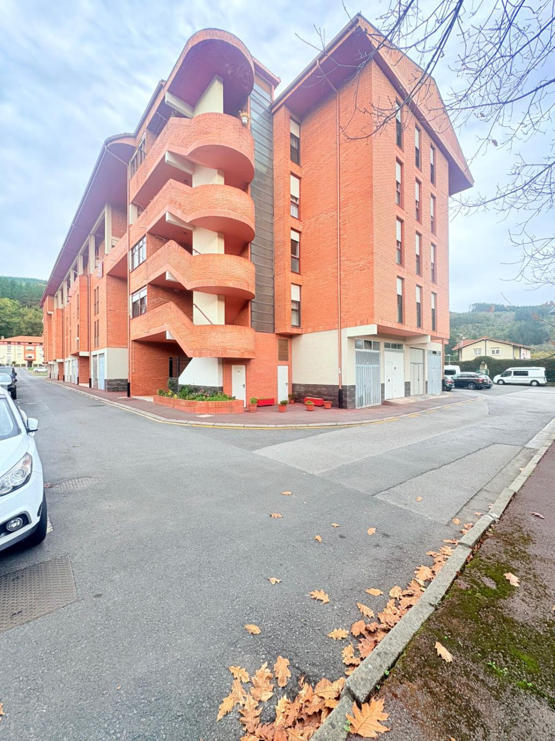 Aparcament de Pis en venda en Güeñes amb Calefacció i Parquet