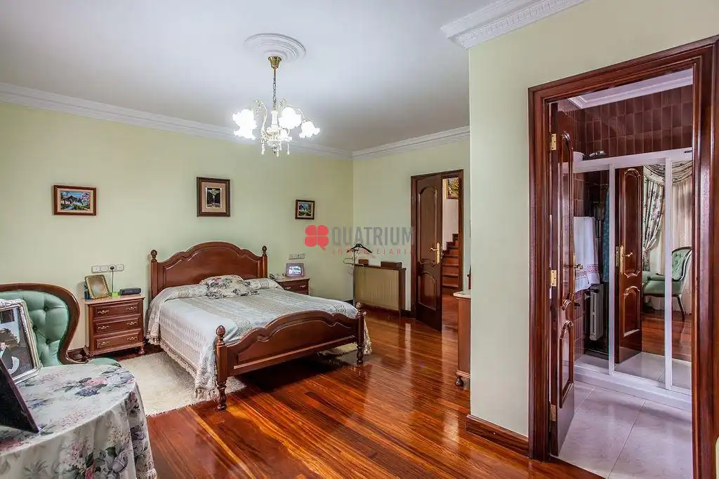Dormitori de Casa o xalet en venda en Padrón amb Jardí privat