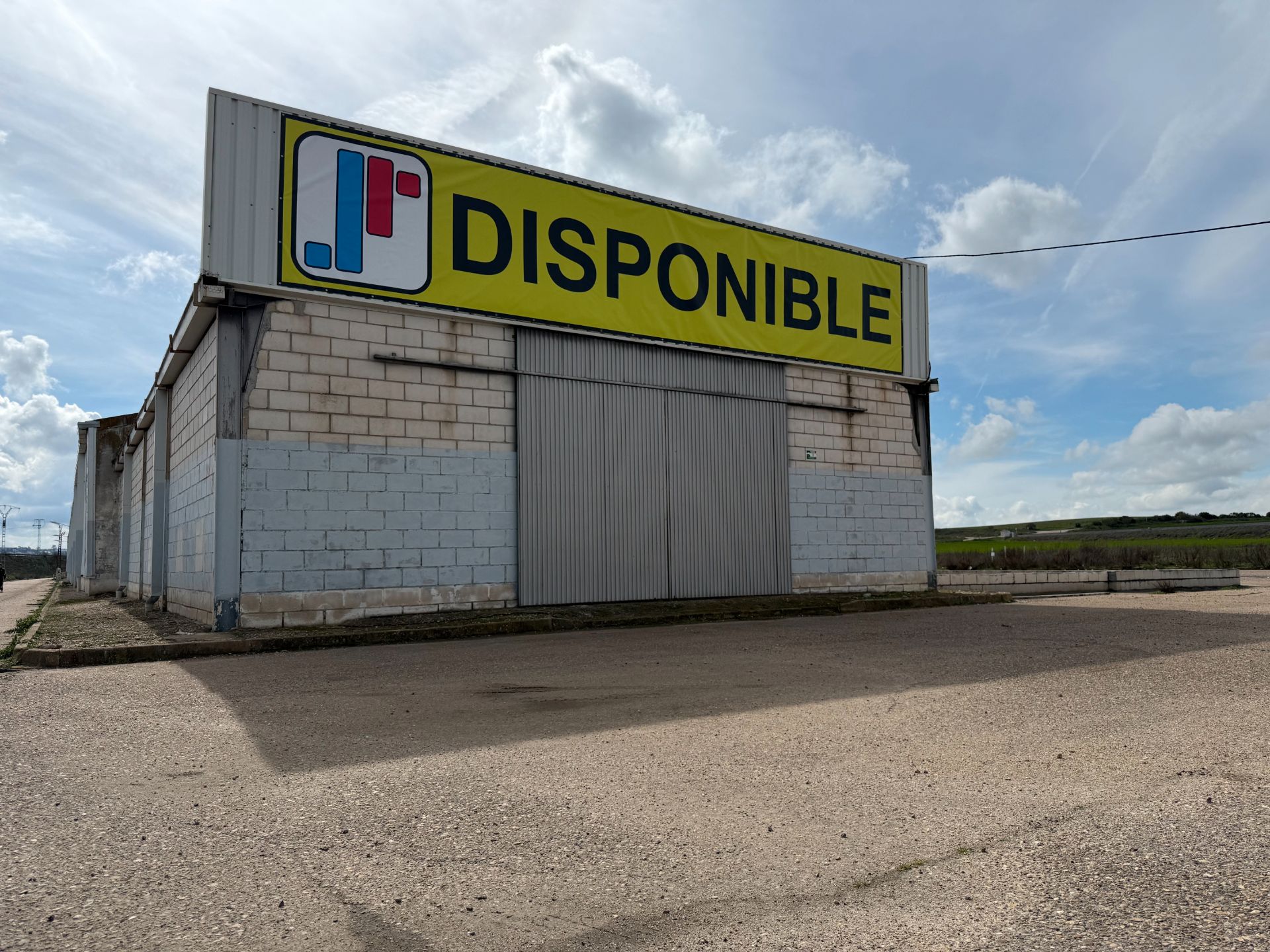 Industrial buildings for sale in Magán