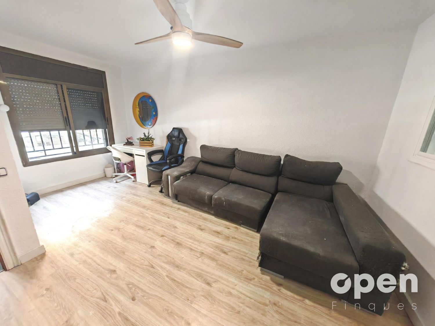Living room of Flat for sale in Terrassa  with Heating, Parquet flooring and Terrace