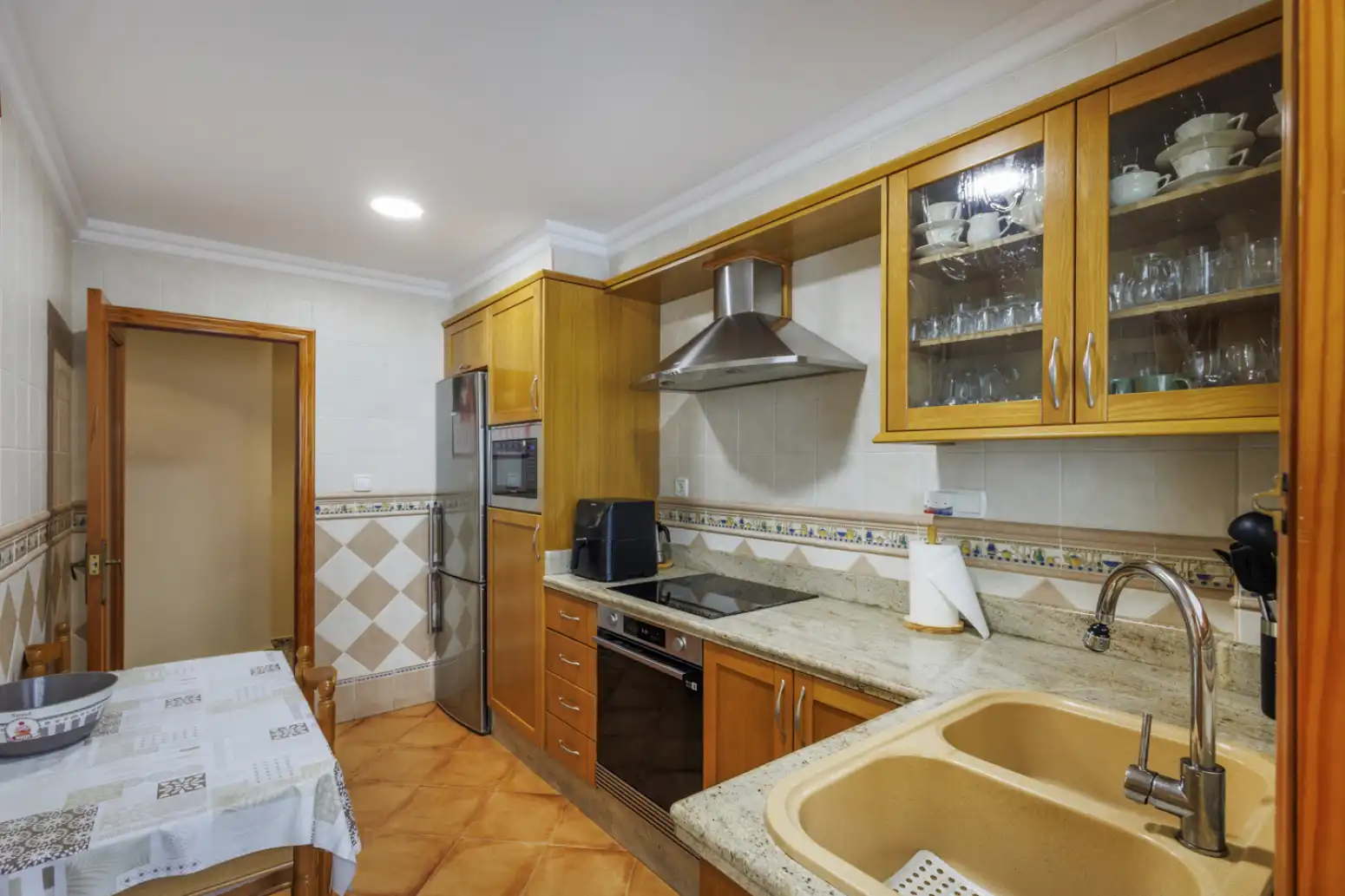 Küche von Einfamilien-Reihenhaus zum Verkauf in Carlet mit Terrasse und Balkon