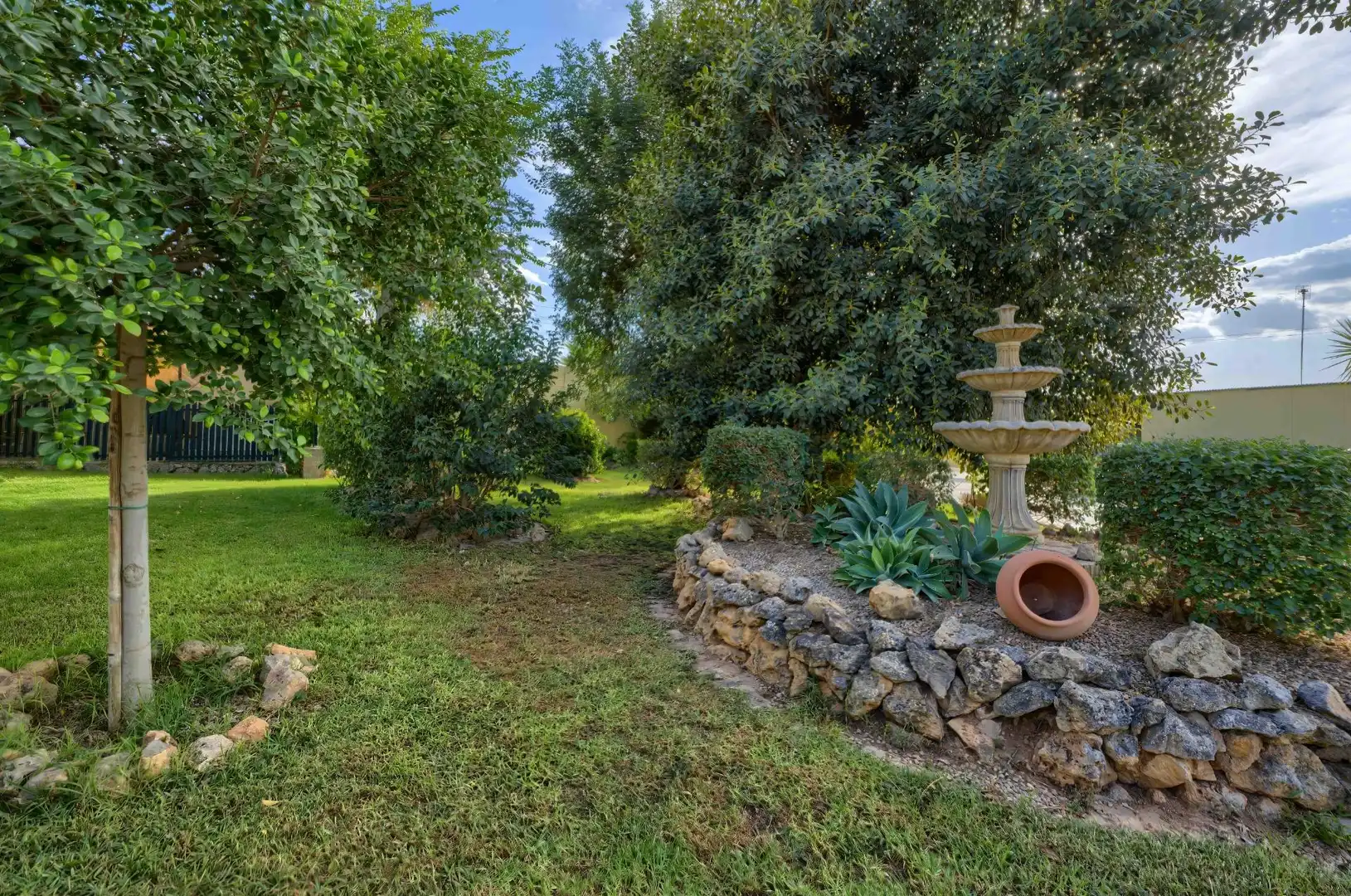 Jardín de Casa o chalet en venta en Sanlúcar la Mayor con Aire acondicionado, Calefacción y Jardín privado