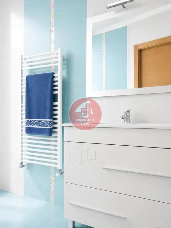 Badezimmer von Wohnung zur Miete in Pontevedra Capital 