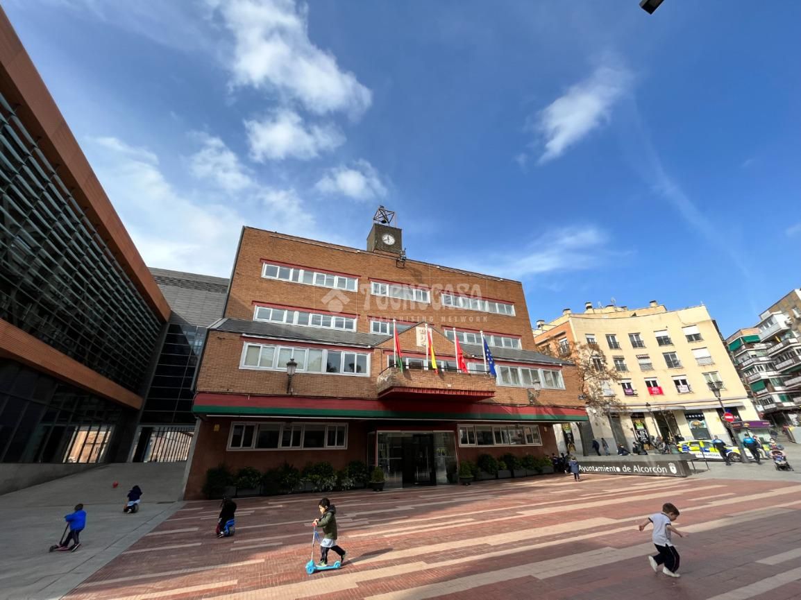 Exterior view of Flat for sale in Alcorcón  with Air Conditioner, Heating and Parquet flooring