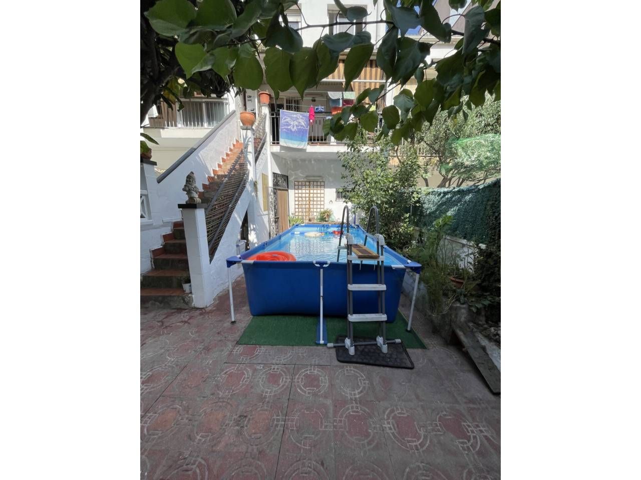Piscina de Casa adosada en venda en Rubí amb Calefacció, Jardí privat i Terrassa