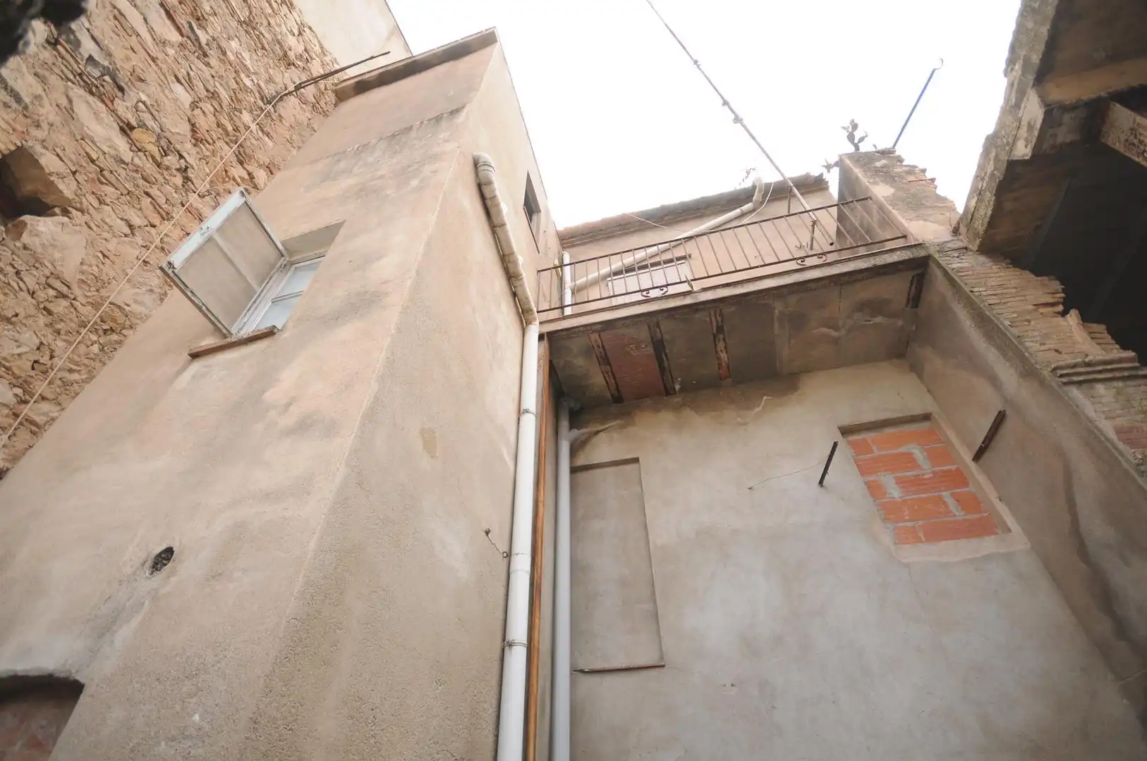 Außenansicht von Residential zum Verkauf in Figueres