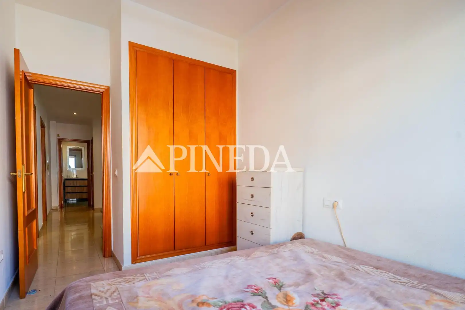 Habitación de Casa adosada en venta en Puçol con Calefacción, Terraza y Trastero