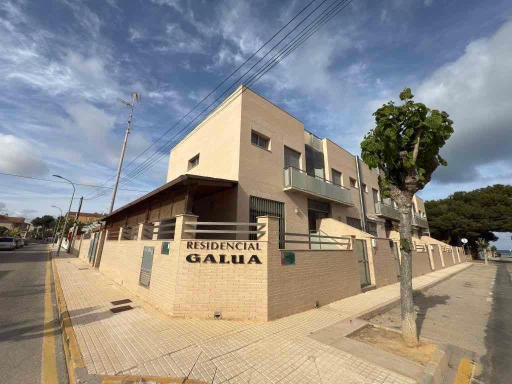 Exterior view of House or chalet for sale in Pilar de la Horadada  with Air Conditioner, Private garden and Terrace