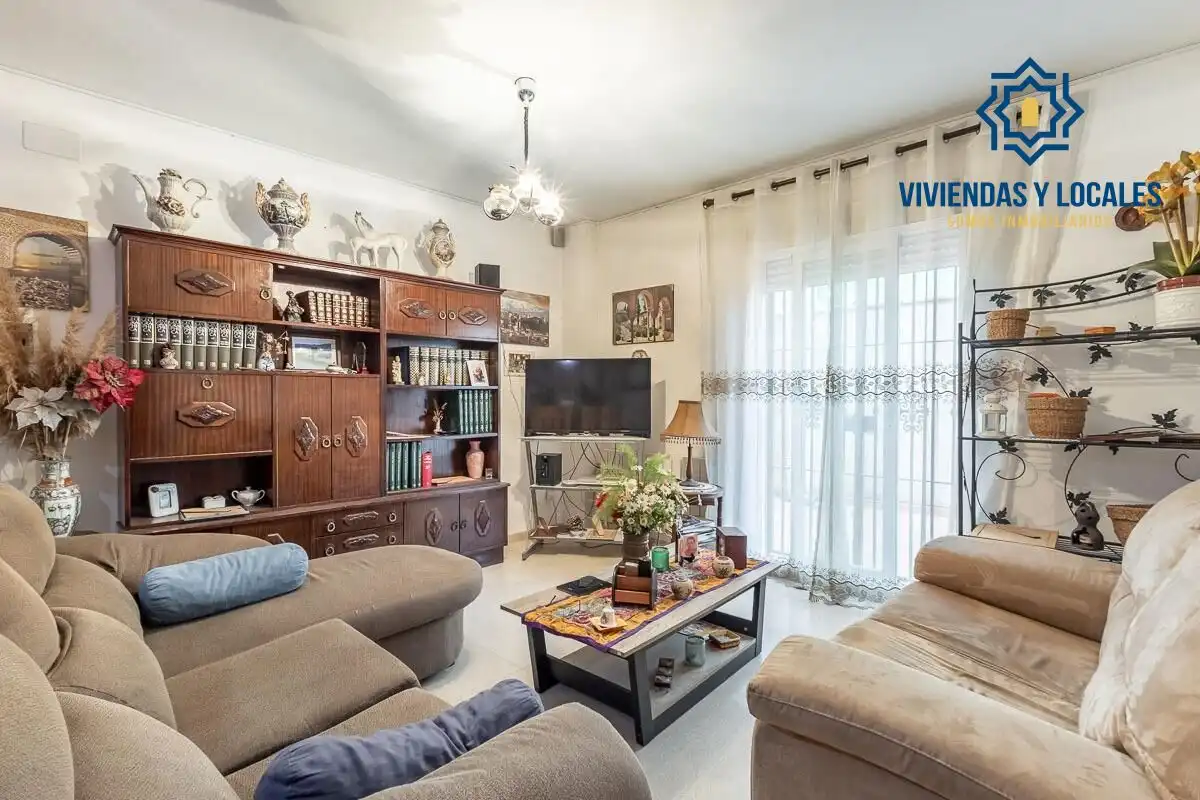 Casa aparellada amb terrassa en venda a Camino Camino Cementerio, imagen 2