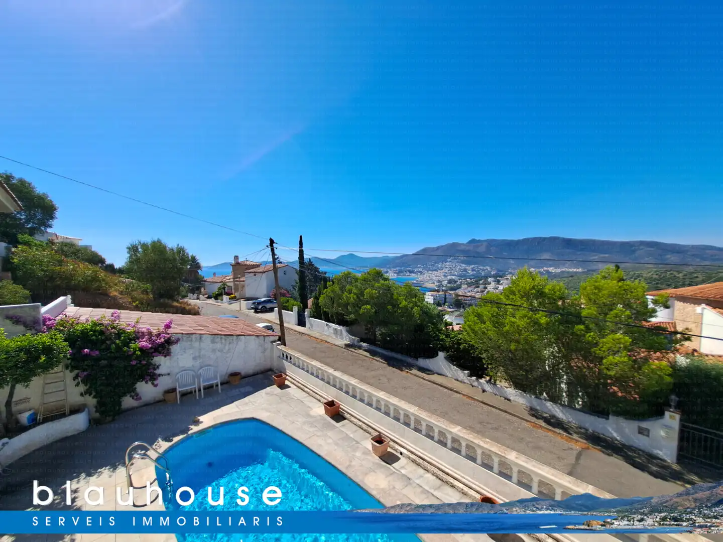 Vista exterior de Casa o xalet en venda en Llançà amb Aire condicionat, Jardí privat i Terrassa