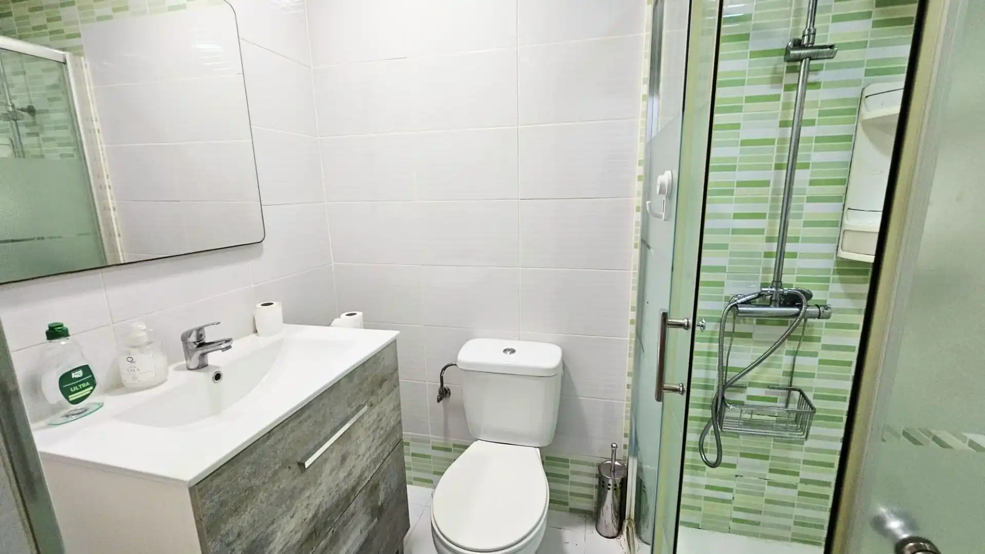 Bany de Casa o xalet en venda en Torrevieja amb Aire condicionat, Terrassa i Moblat