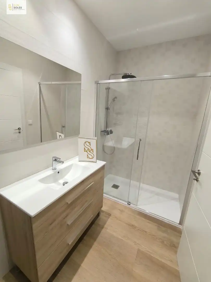 Baño de Piso de alquiler en Santander con Calefacción y Amueblado