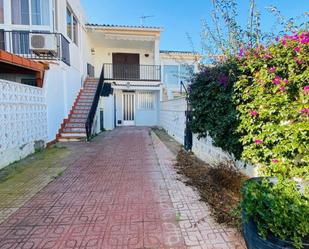 Exterior view of Single-family semi-detached for sale in Castellón de la Plana / Castelló de la Plana  with Terrace