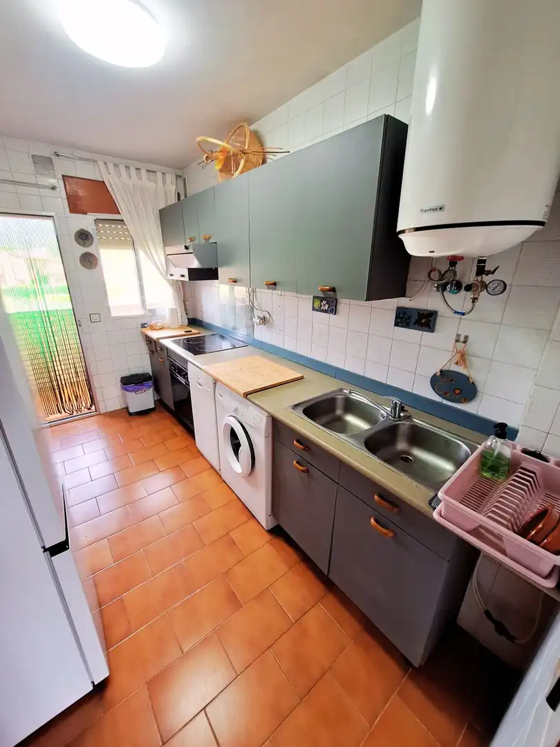 Cocina de Piso en venta en La Adrada  con Calefacción, Terraza y Trastero