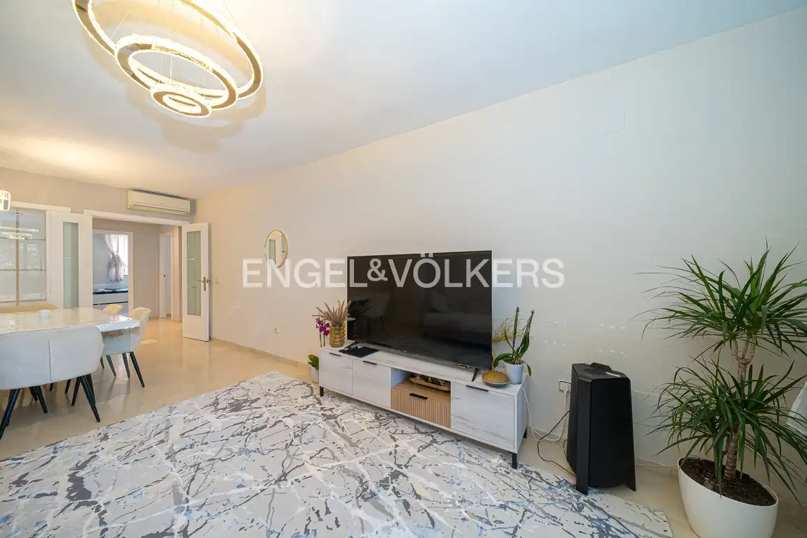 Sala d'estar de Apartament en venda en Benidorm amb Aire condicionat i Piscina comunitària
