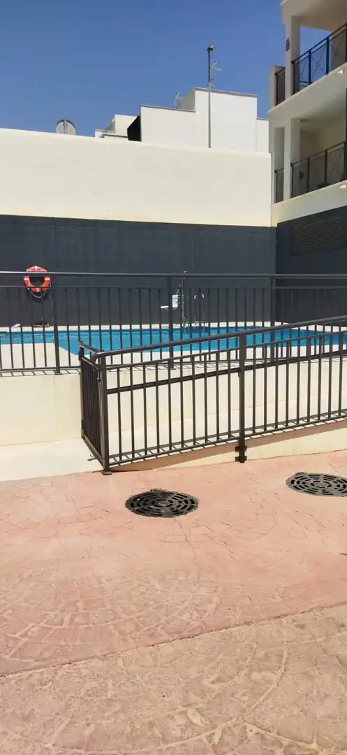 Piscina de Piso de alquiler en Roquetas de Mar con Aire acondicionado, Calefacción y Terraza
