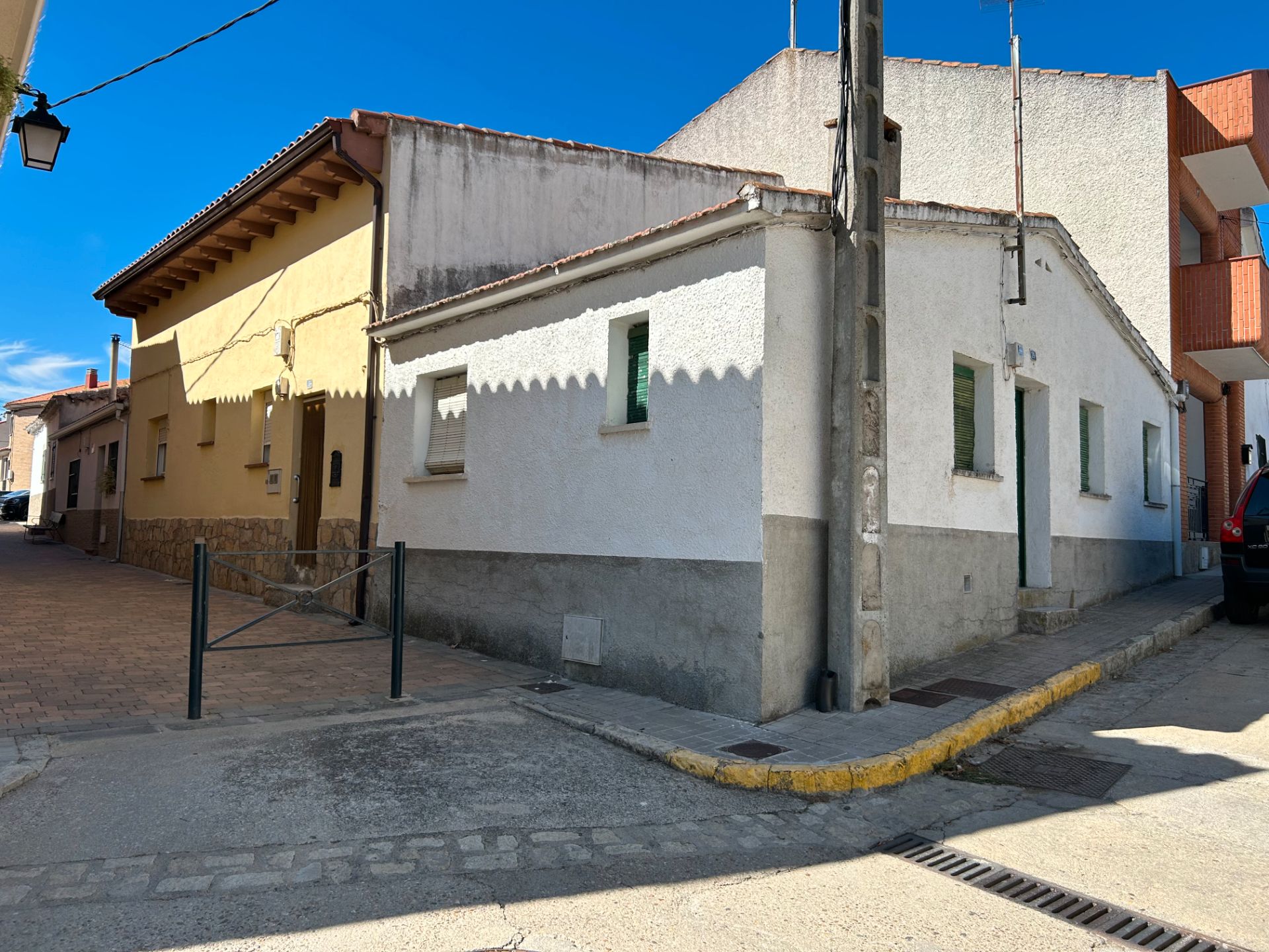 Exterior view of Single-family semi-detached for sale in Navas del Rey  with Furnished
