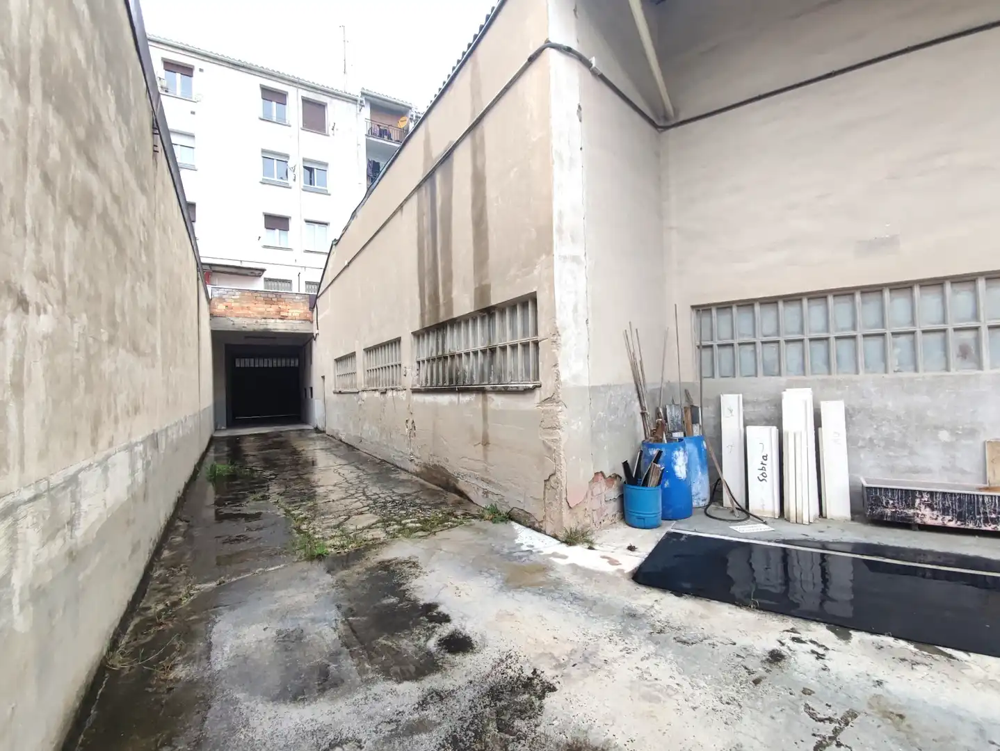 Vista exterior de Nau industrial en venda en Vitoria - Gasteiz