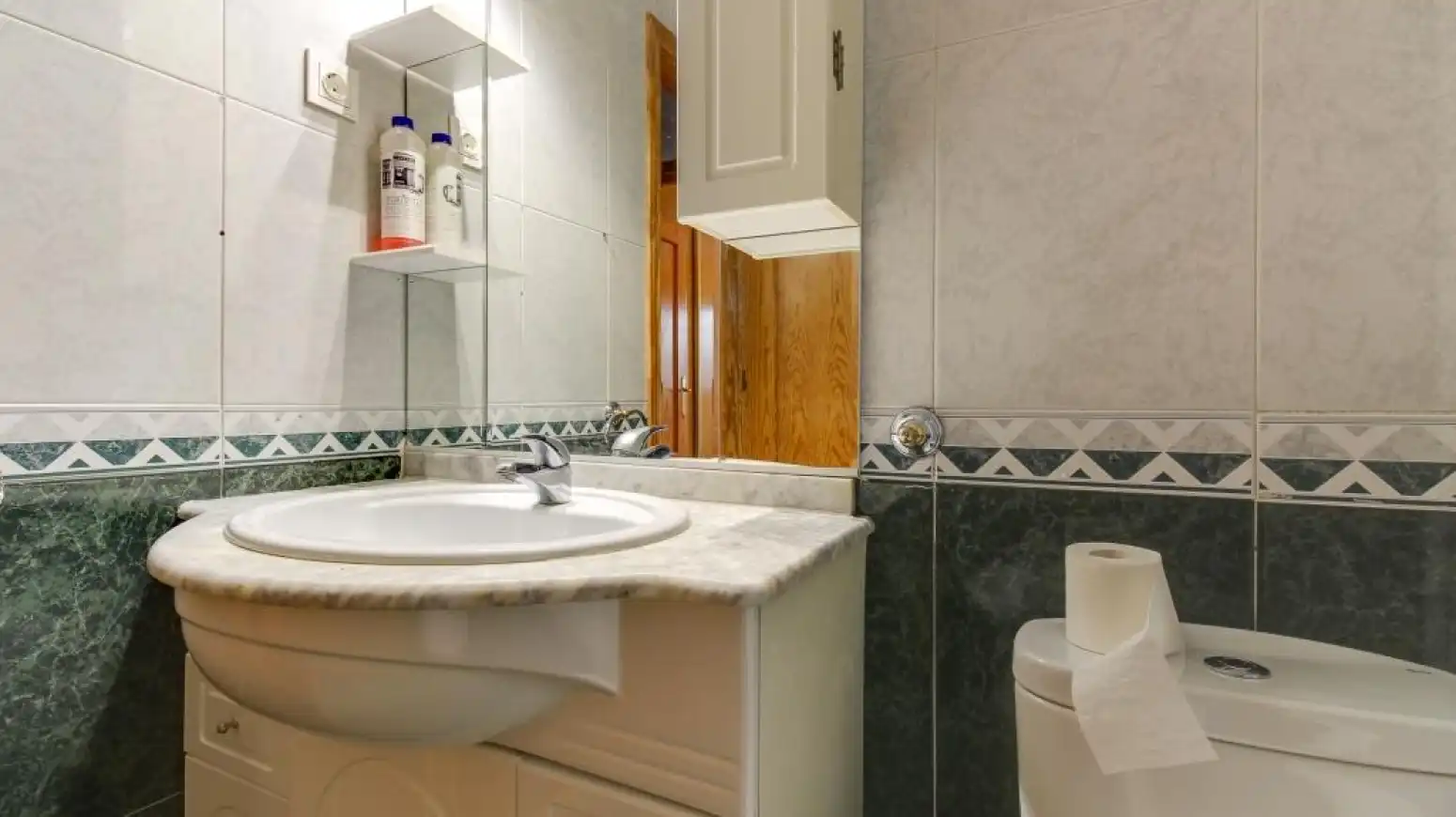 Baño de Casa o chalet en venta en Cabrerizos con Calefacción, Jardín privado y Parquet