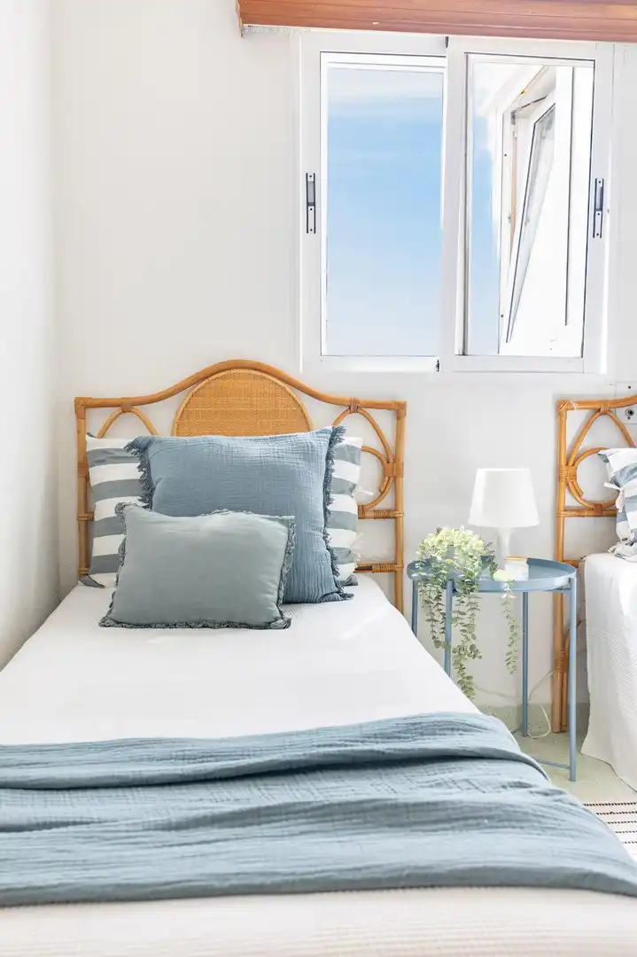 Habitación de Apartamento en venta en Valencia con Jardín privado y Piscina comunitaria