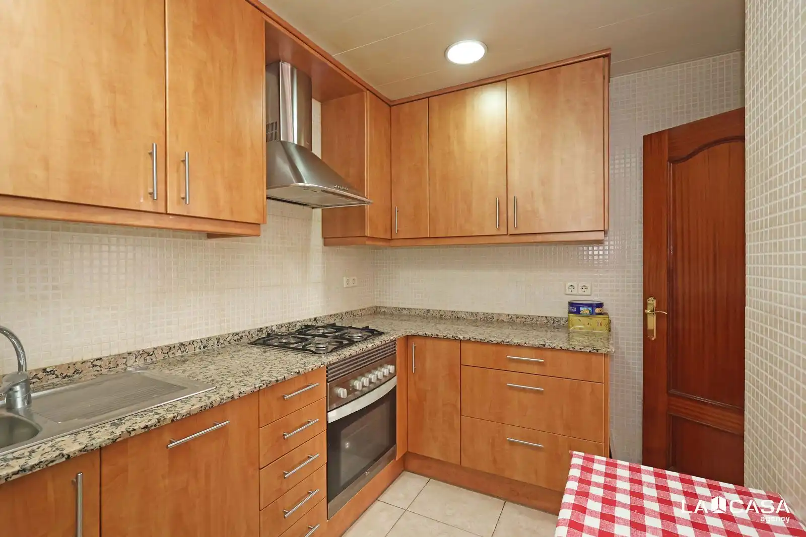 Cocina de Piso en venta en Esplugues de Llobregat con Calefacción y Balcón