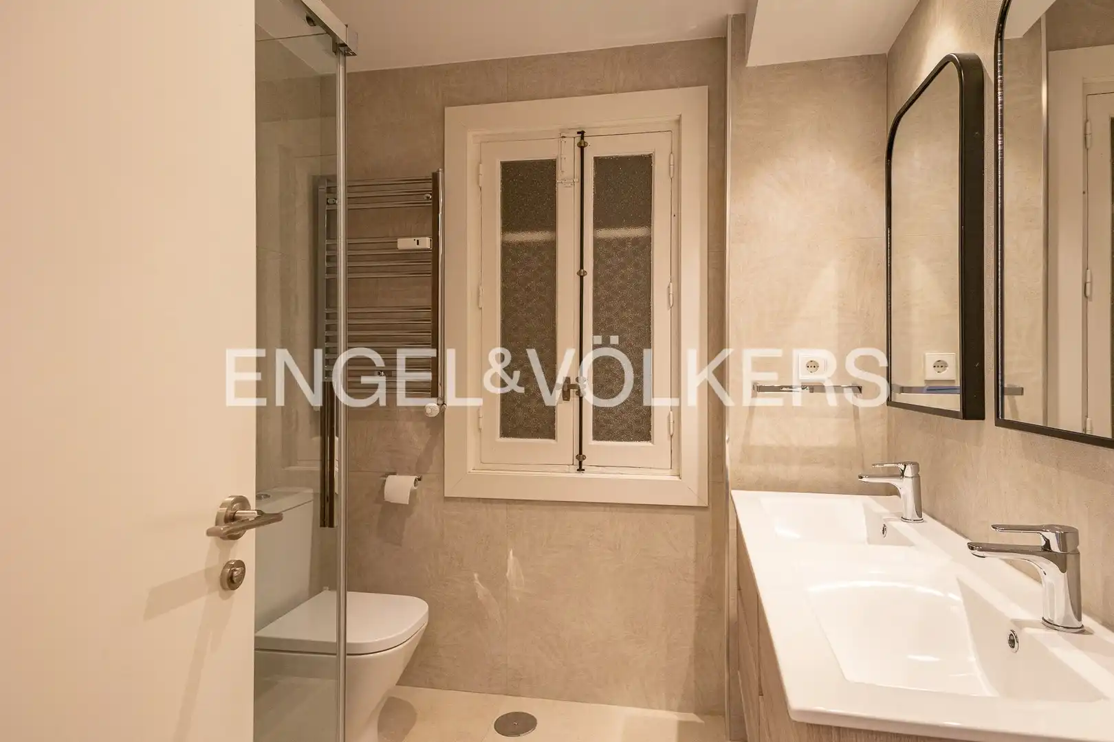 Badezimmer von Wohnung zur Miete in Madrid mit Klimaanlage, Heizung und Parkett