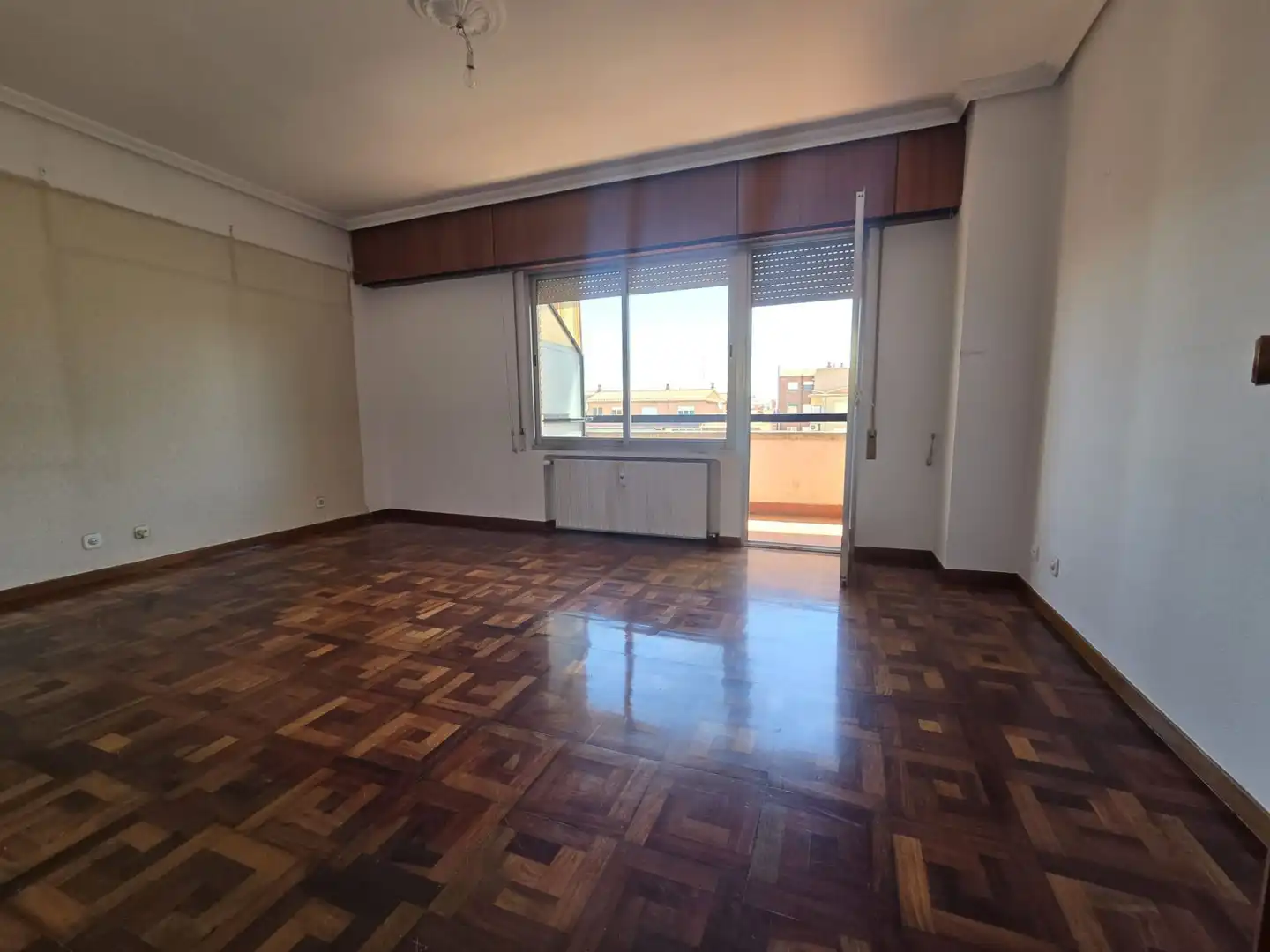 Sala d'estar de Àtic en venda en  Logroño amb Aire condicionat, Calefacció i Terrassa