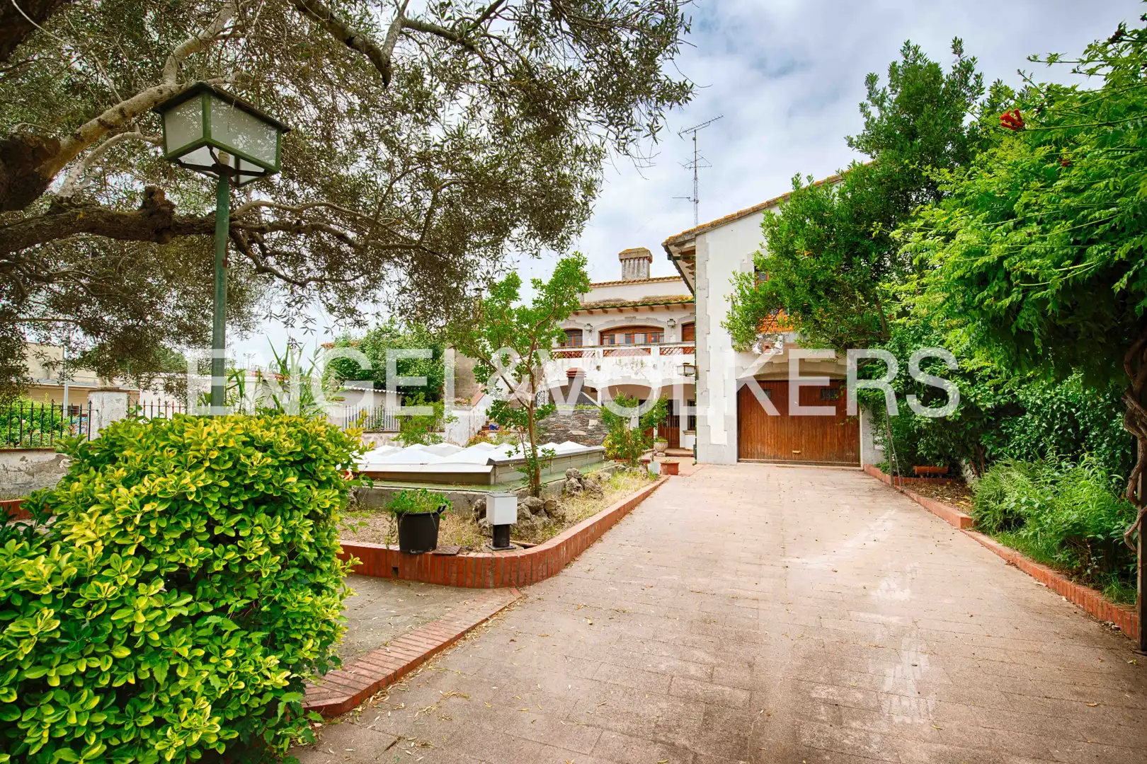 Vista exterior de Casa adosada en venta en Ordis con Calefacción, Jardín privado y Terraza