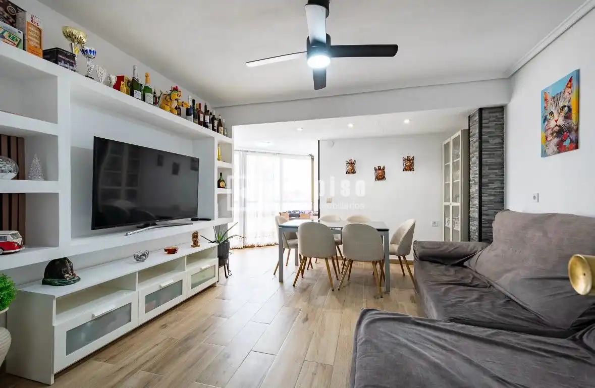 Sala d'estar de Pis en venda en Valencia amb Aire condicionat i Terrassa