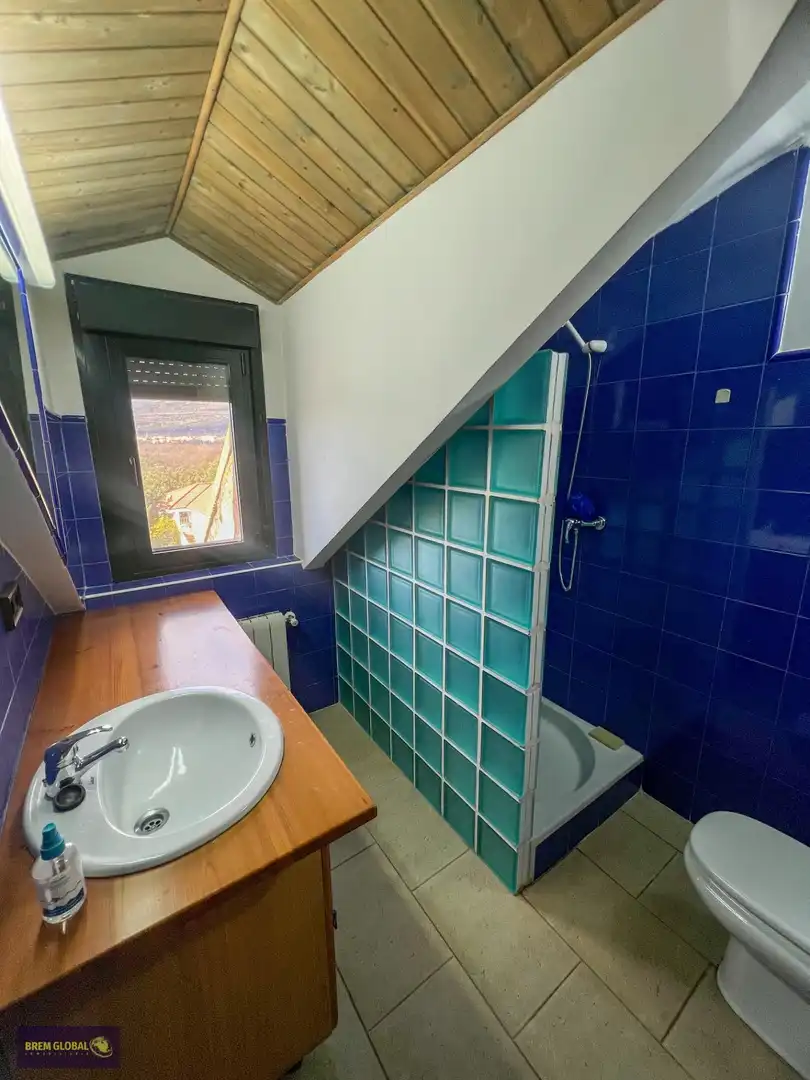 Bathroom of Houses for sale in Navalafuente  with Heating, Private garden and Storage room