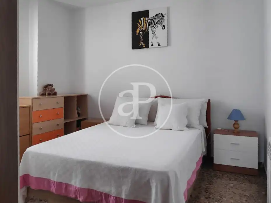 Habitación de Piso en venta en Castellón de la Plana / Castelló de la Plana con Calefacción, Jardín privado y Trastero