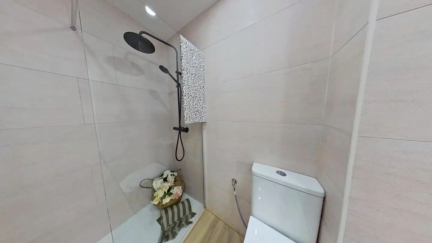 Baño de Piso en venta en Getafe con Aire acondicionado, Calefacción y Terraza