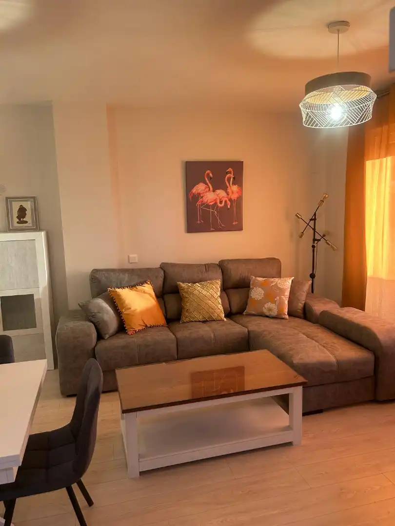 Sala de estar de Piso de alquiler en Dos Hermanas con Aire acondicionado, Terraza y Amueblado