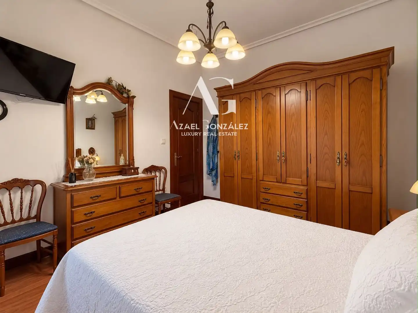 Habitación de Casa o chalet en venta en Torrelavega  con Calefacción y Amueblado
