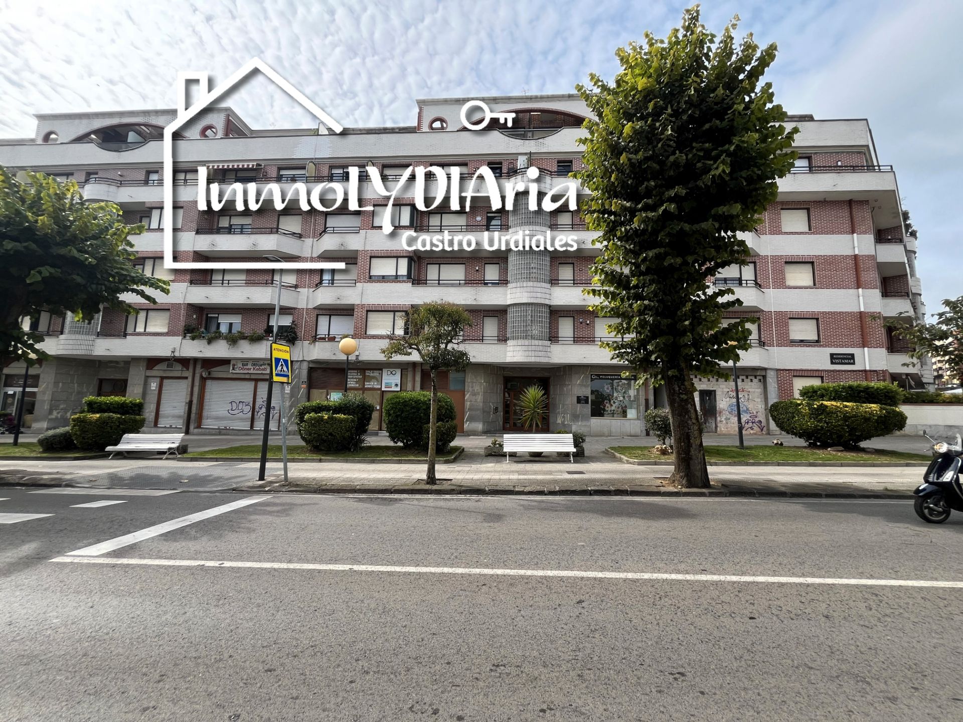 Vista exterior de Piso en venta en Castro-Urdiales con Calefacción, Parquet y Terraza