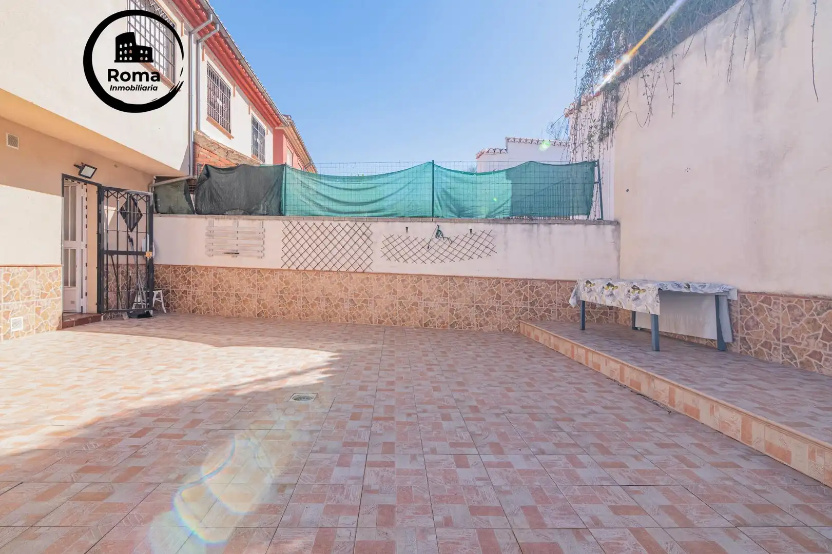 Casa aparellada amb terrassa en venda a Jun, imagen 15