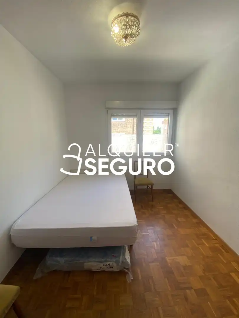 Habitación de Piso de alquiler en Guadalajara con Calefacción y Amueblado